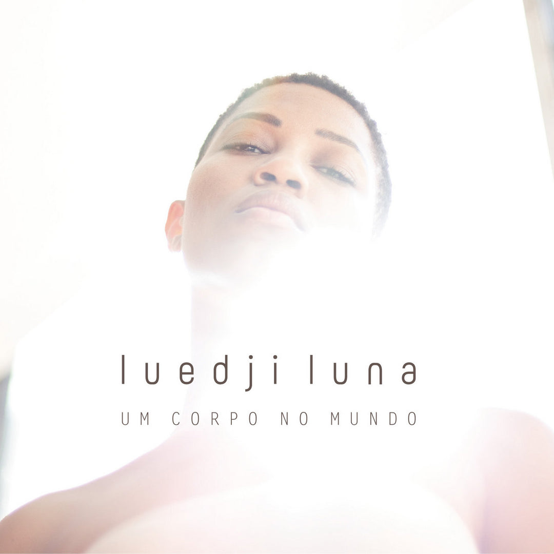 Um Corpo No Mundo